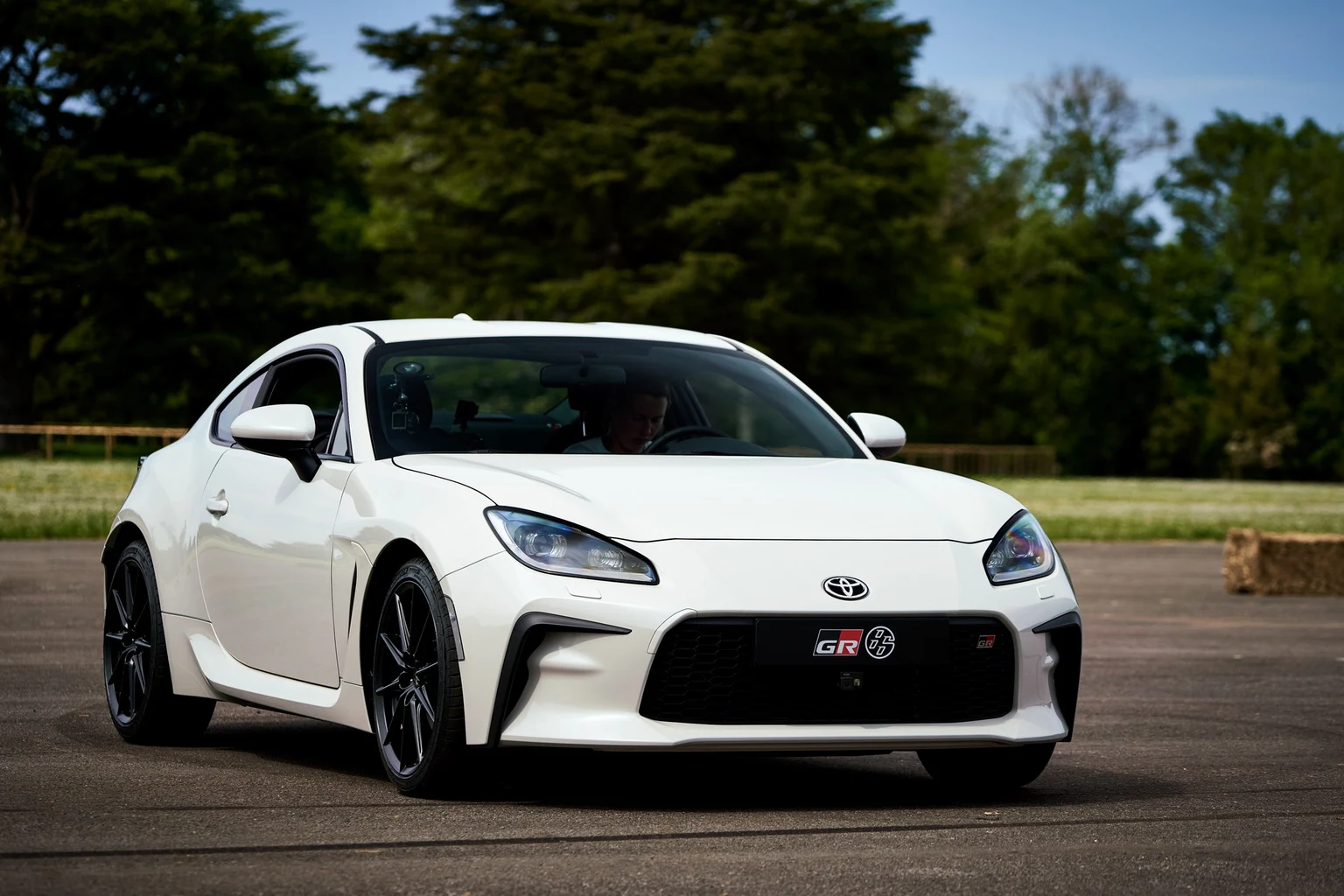 Toyota 86 model reference; current rental-unit photographs available on request